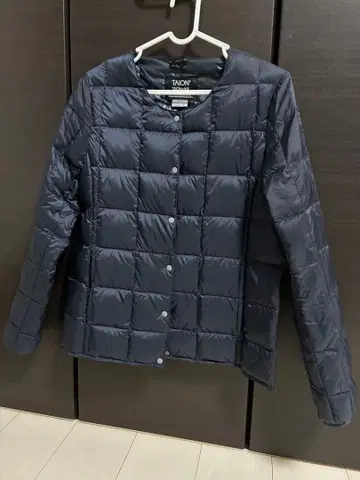 TAION 베이직 크루넥 버튼 이너 다운 L
