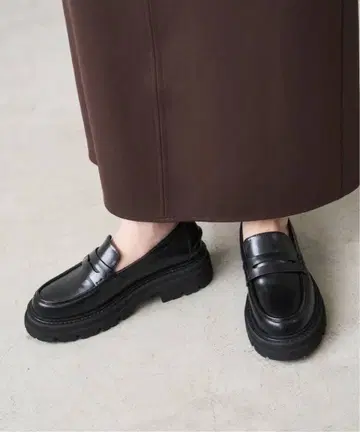르 탈롱 통굽 몰드 로퍼