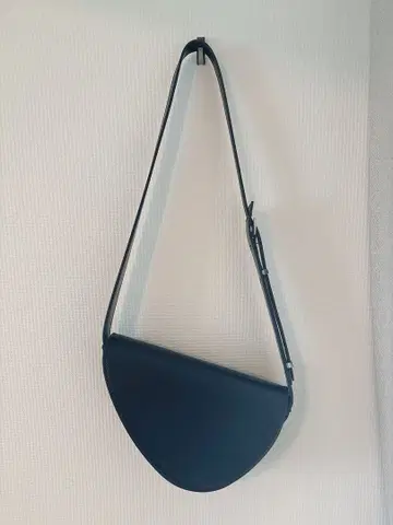 블랙 ZARA 반달형 숄더백