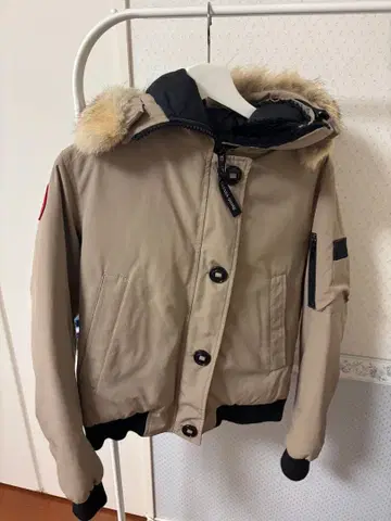 새상품급 Canada Goose 베이지 다운 자켓 M