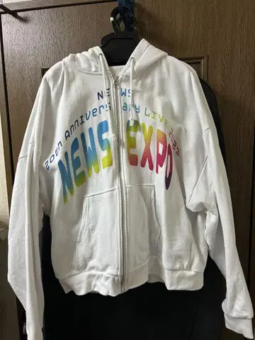 NEWS EXPO 후드티