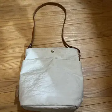 tutumu 숄더백 화이트