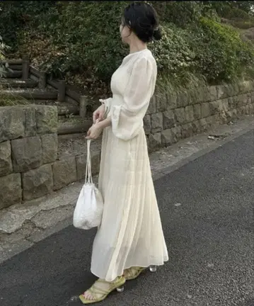 FRAY I.D 프레이 아이디 허리 리브 플리츠 원피스 아이보리