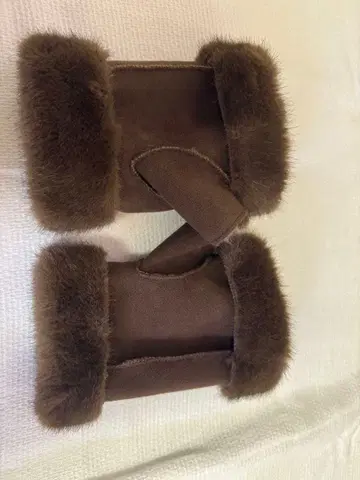 브라운 퍼 암커버