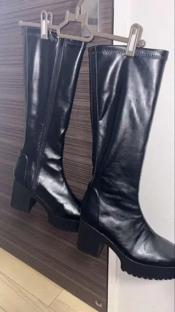 블랙 가죽 롱 부츠 하이힐