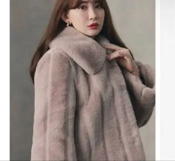 Her lip to 코트 Winter Love Faux Fur Coat