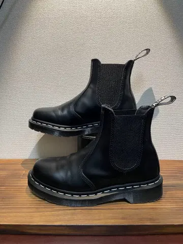 새상품급 Dr. Martens WHITE STITCH 첼시 부츠