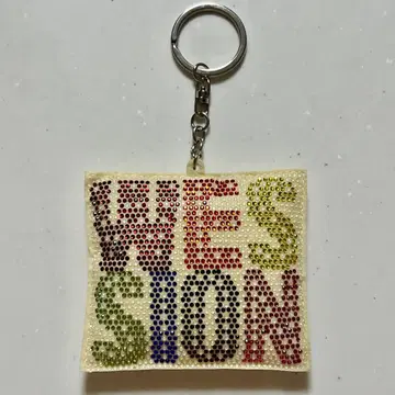 WEST. WESSION 키링
