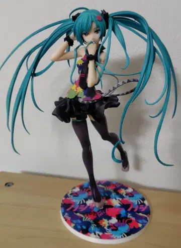 하츠네 미쿠 Tell Your World Ver. 1/8 스케일 피규어