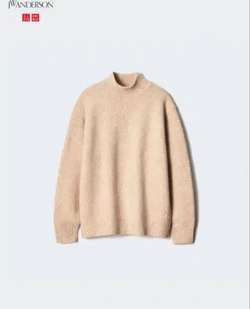 UNIQLO x JW ANDERSON의 수플레얀 모크넥 스웨터 (긴팔)