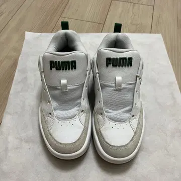 PUMA 화이트/그린 스니커즈