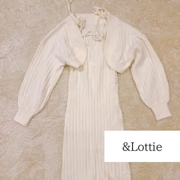 Lottie 상의 포함 슬리브리스 니트 원피스 화이트