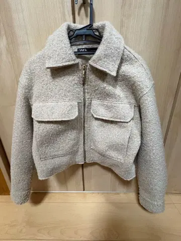 [ 새상품급 ] ZARA 부클레 숏 자켓