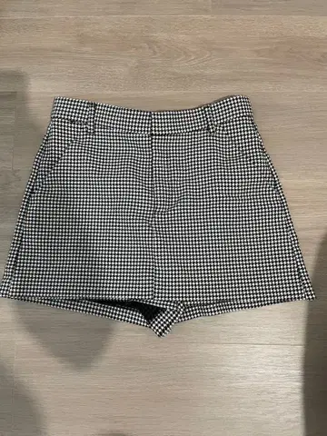 ZARA 하운드투스 패턴 숏팬츠