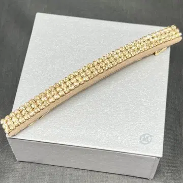 아카 오드리 롱 바레타