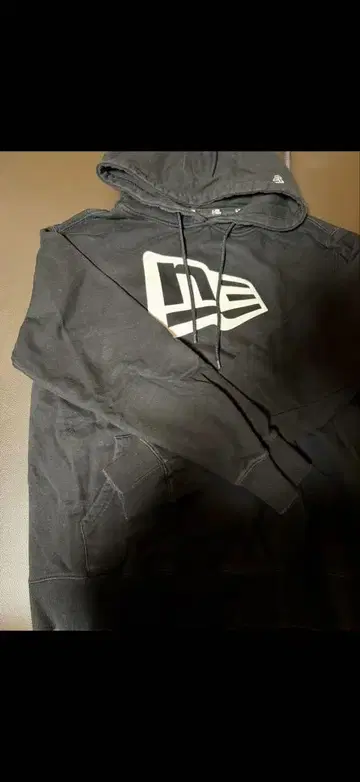New Era 블랙 후드티