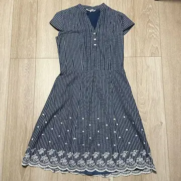 LAURA ASHLEY 네이비 스트라이프 반팔 원피스 사이즈 11