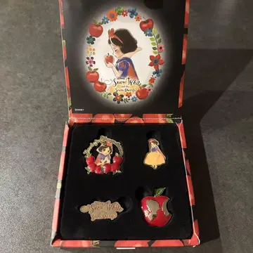 디즈니 스토어 백설공주 핀 배지 세트