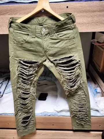 올리브 그린 스키니 데님 데미지 가공
