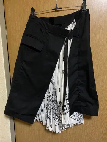 sacai 플리츠 스커트 16-02798