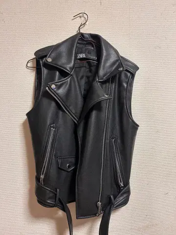 ZARA 블랙 라이더 베스트 S 사이즈