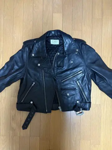 블랙 가죽 라이더 자켓