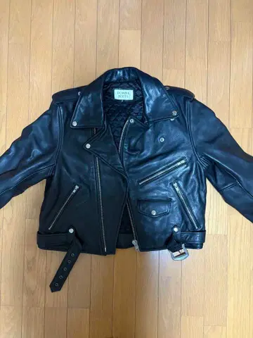 블랙 가죽 라이더 자켓