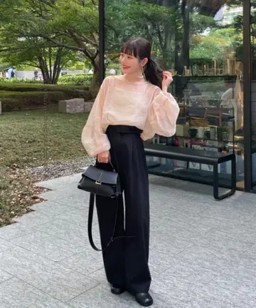 리본 타이 포함 시어 블라우스 핑크 베이지 hinari