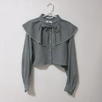 amr. 아뮤레 케이프 프릴 체크 블라우스 리본 옷깃