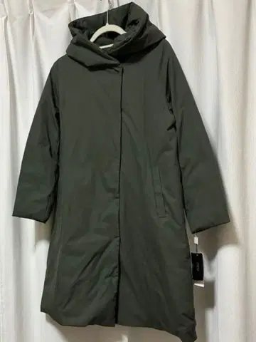 다크 그린 후드 부착 롱 다운 코트 L