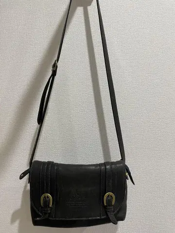 Dakota 가죽 숄더백 네이비