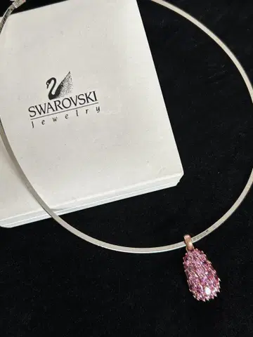 SWAROVSKI 스와로브스키 핑크 크리스탈 목걸이