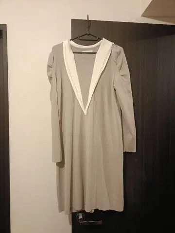 CILFORD V넥 퍼프 슬리브 원피스 SAMPLE