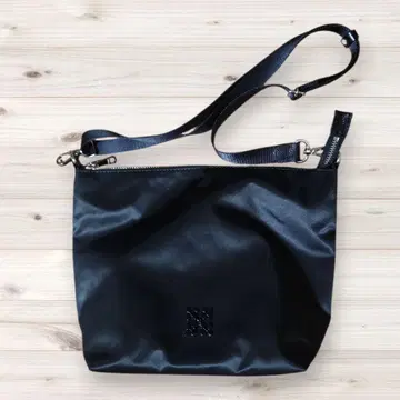 러셋 숄더백 블랙 클라우드 나일론