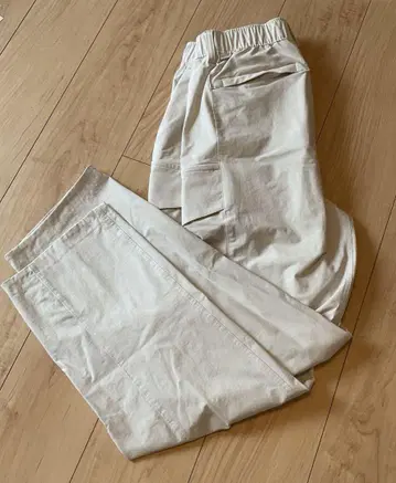 (12) lululemon Versa Relaxed-Fit Cargo