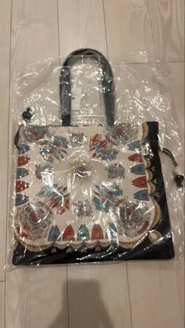 TOPKAPI 마일드 새틴 스카프 패턴 복조리 토트백 블랙