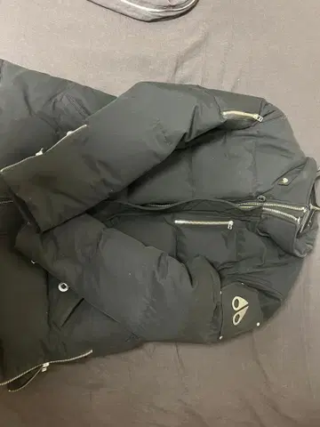 Moose Knuckles 블랙 다운 자켓