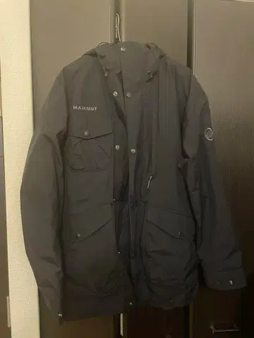 새상품급 MAMMUT 마무트 마운틴 파카 블랙 M