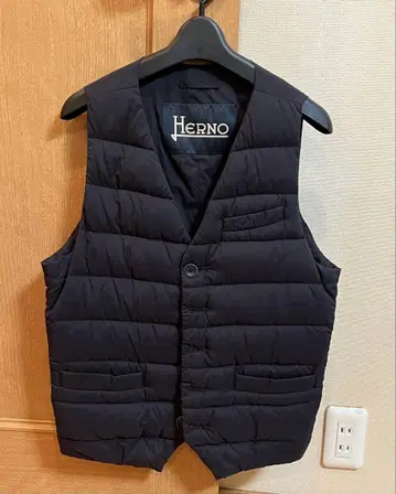 HERNO 헬노 싱글 다운 베스트 다운 베스트 매트 블랙 46