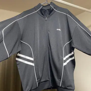 NERDY 시착만 한 저리