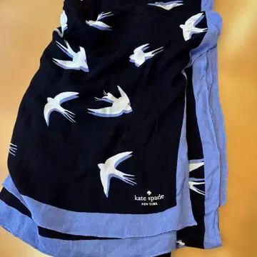 Kate spade 제비 패턴 스톨