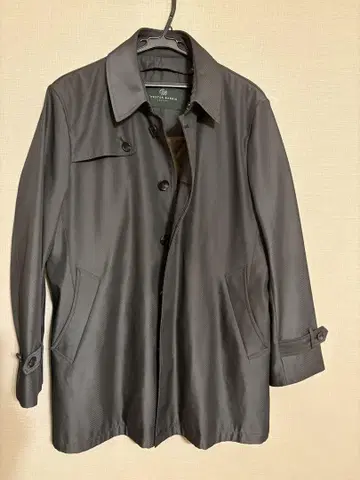 CHESTER BARRIE 블랙 스텐카라 코트 퀼팅 안감