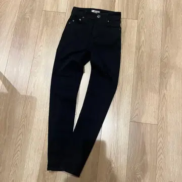 YANUK 스키니 데님 블랙 22