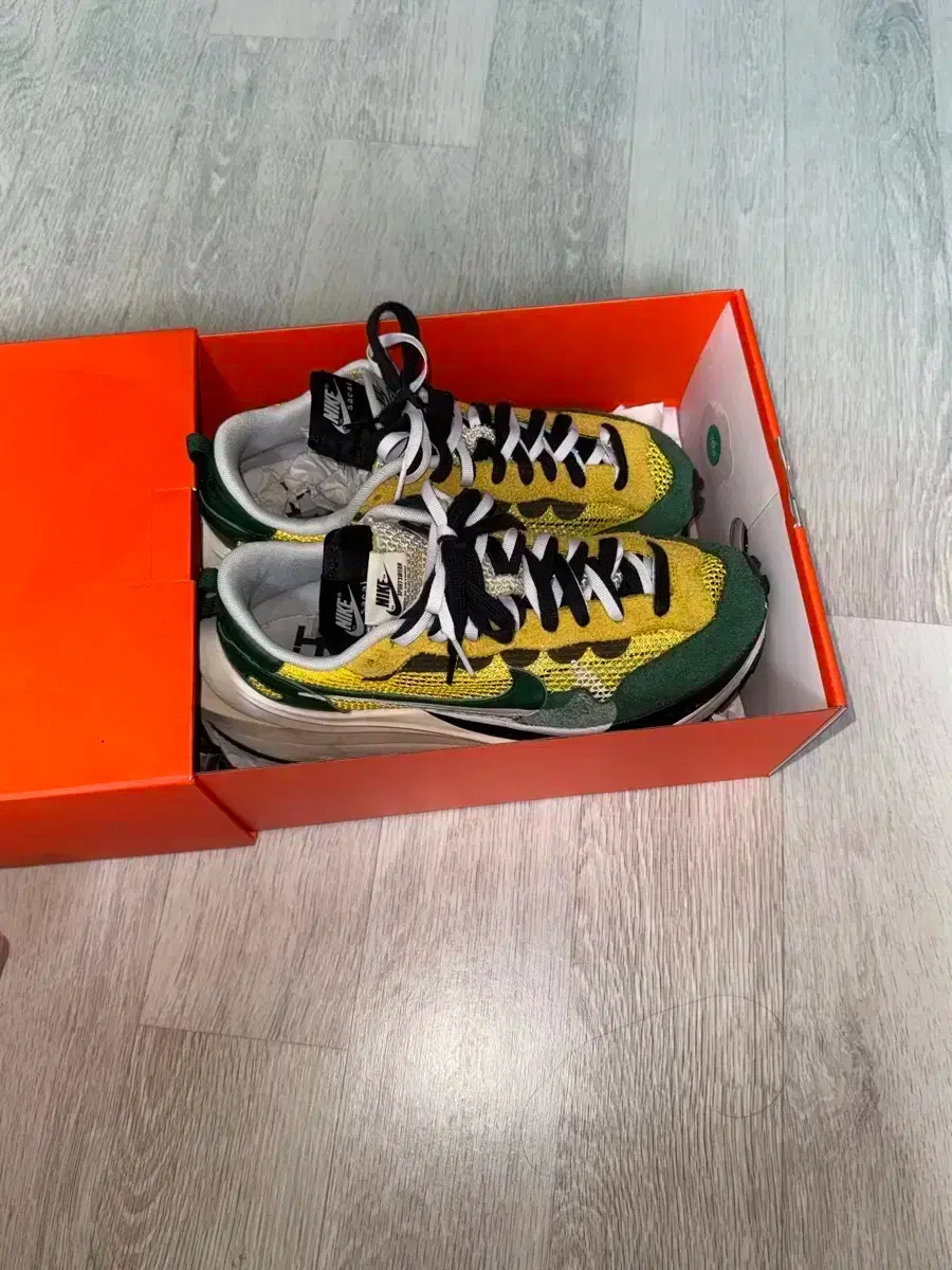 (Quick sale) Nike Sacai Vaporwaffle 270 Yellow Green