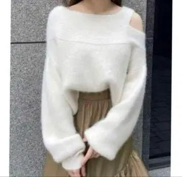 코코딜 라쿤 오프숄더 니트 24AW 아이보리