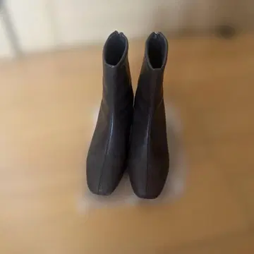 다크 브라운 가죽 지퍼 부츠