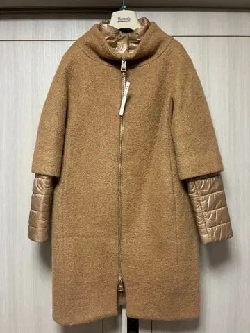 새상품급 HERNO 카멜 코트