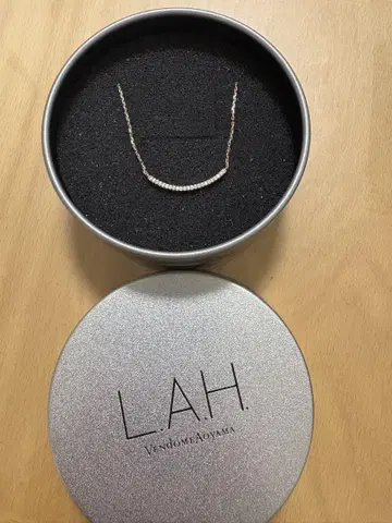 L.A.H. 큐빅 목걸이 골드