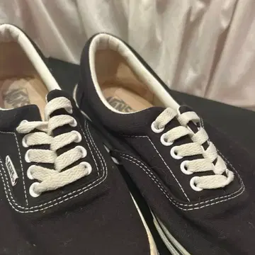 VANS 블랙 스니커즈 거의 새상품 눈에 띄는 얼룩 없음