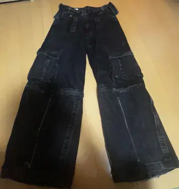 블랙 와이드 팬츠 사이드 포켓 포함